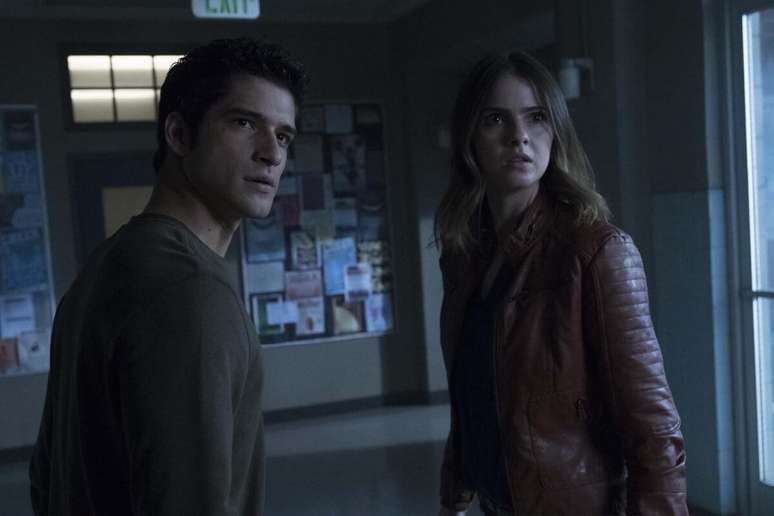 Em &ldquo;Teen Wolf&rdquo;, Scott McCall enfrenta amea&ccedil;as sobrenaturais enquanto tenta equilibrar poderes rec&eacute;m-descobertos e os desafios da adolesc&ecirc;ncia 