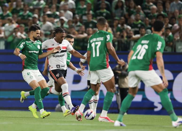 Palmeiras e S&atilde;o Paulo se enfrentam em duelo v&aacute;lido pela semifinal do Paulist&atilde;o