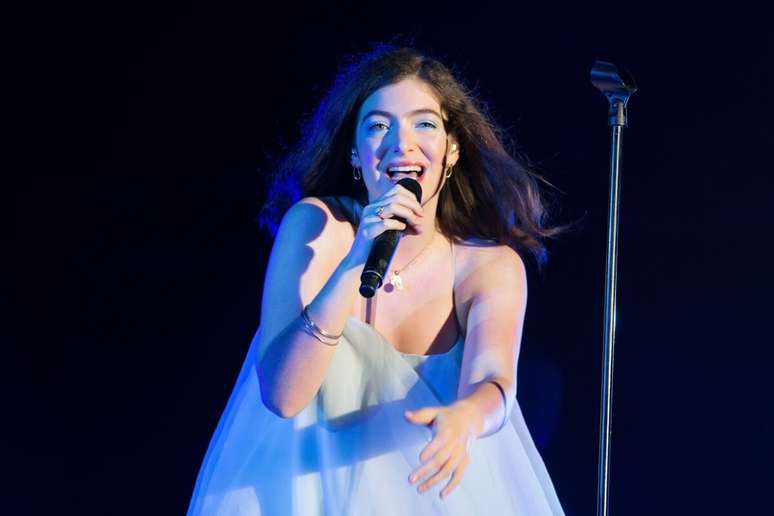 Sensibilidade e for&ccedil;a po&eacute;tica marcam o retorno de Lorde ao Brasil 