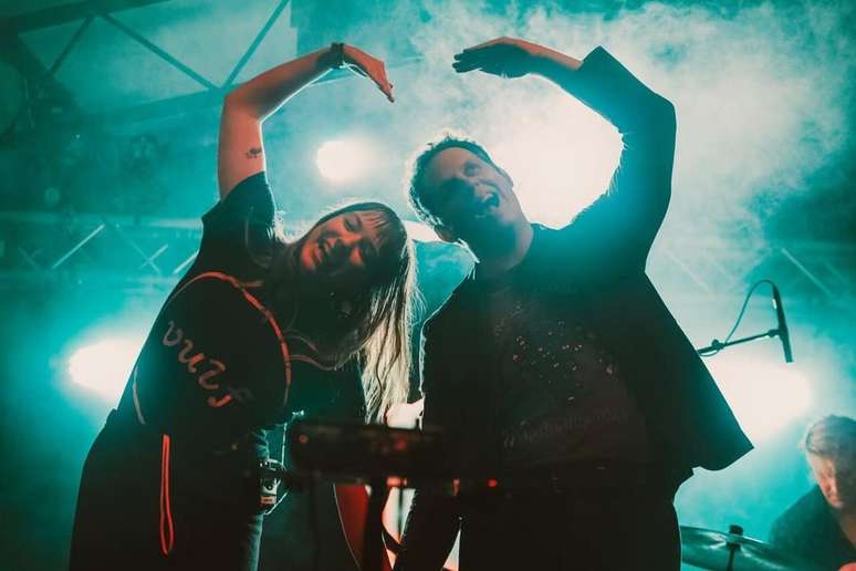 Do nicho online &agrave; turn&ecirc; internacional, o TV Girl prova que a est&eacute;tica vintage e o pop alternativo ainda t&ecirc;m espa&ccedil;o e identidade pr&oacute;pria na m&uacute;sica contempor&acirc;nea &ndash; Instagram @tvgirl