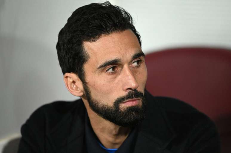 Alvaro Arbeloa, treinador do Real Madrid, acompanha de perto a situa&ccedil;&atilde;o de Mbapp&eacute; &ndash;