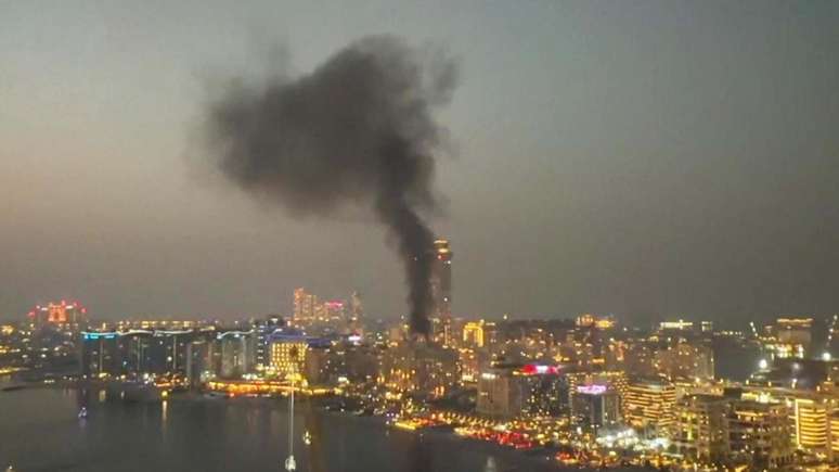 துபாயில் உள்ள ஹோட்டல்கள் மற்றும் விமான நிலையங்கள் உட்பட பொதுமக்களின் இலக்குகள் ஈரானால் தாக்கப்பட்டன