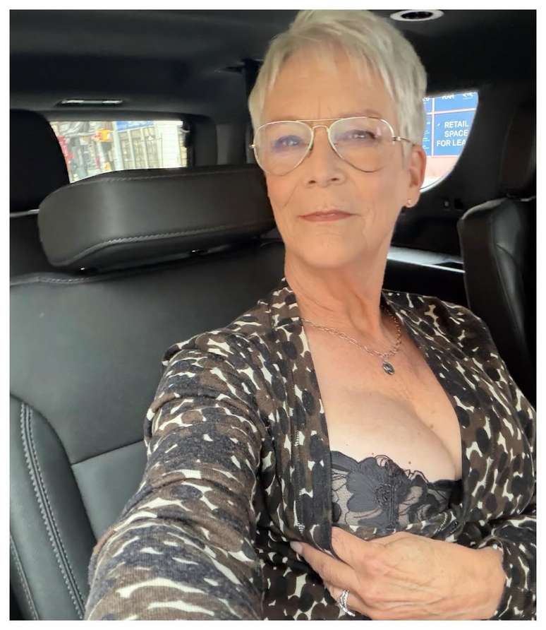 Jamie Lee Curtis posta foto para mostrar o suti&atilde;