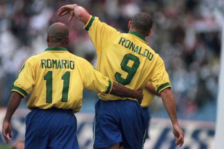 Rom&aacute;rio e Ronaldo em partida da Sele&ccedil;&atilde;o Brasileira