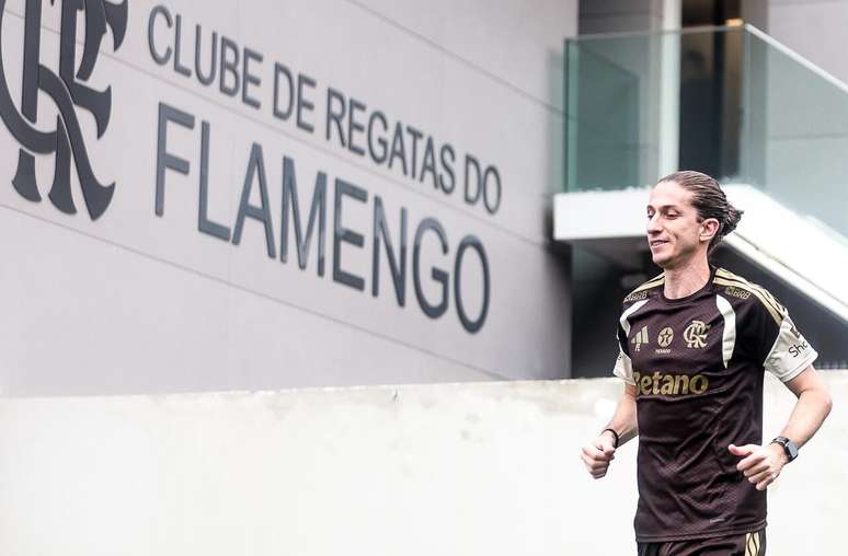 ఫిలిప్ లూయిస్ 101 గేమ్‌లు, 63 విజయాలు, 23 డ్రాలు మరియు 15 ఓటములతో ఫ్లెమెంగోను విడిచిపెట్టాడు, 183 గోల్స్ చేశాడు మరియు 68 ఒప్పుకున్నాడు -