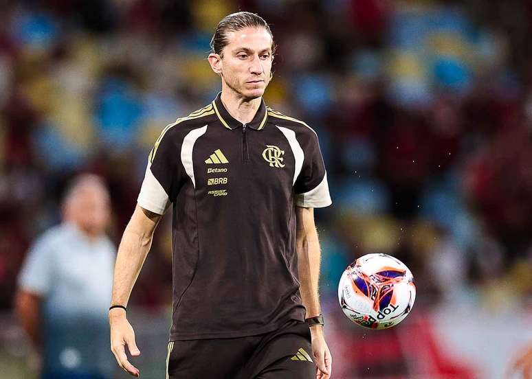 Filipe Lu&iacute;s fala sobre vaias da torcida do Flamengo ap&oacute;s goleada no Madureira &ndash;