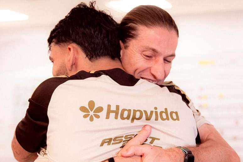 Mesmo ap&oacute;s goleada de 8 a 0 no Madureira, Filipe Lu&iacute;s perde o emprego no Fla &ndash;