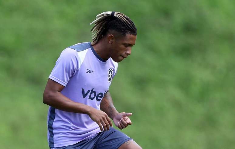 Danilo se preparando para o confronto com o Barcelona SC &ndash; V&iacute;tor Silva/ BFR