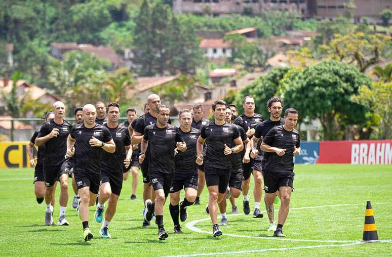 &Aacute;rbitros brasileiros j&aacute; se preparam sobre novas mudan&ccedil;as de regras, segundo CBF &ndash;