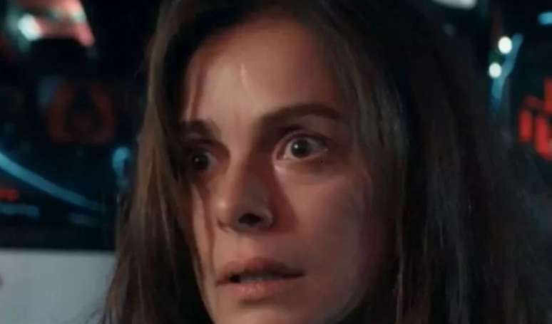 Karsu vai comer o pao que o diabo amassou ap&oacute;s se separar de Reha em 'Cora&ccedil;&atilde;o de M&atilde;e'.