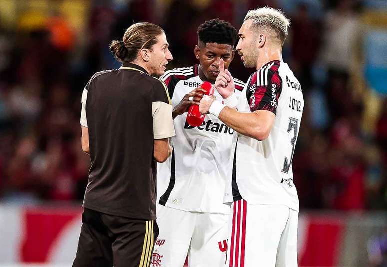Filipe Lu&iacute;s n&atilde;o resiste a mal come&ccedil;o de temporada do Flamengo &ndash;