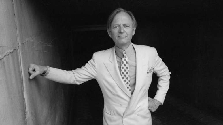 Em 1996, jornalista Tom Wolfe afirmou que l&iacute;tio levaria &agrave; supera&ccedil;&atilde;o da psican&aacute;lise