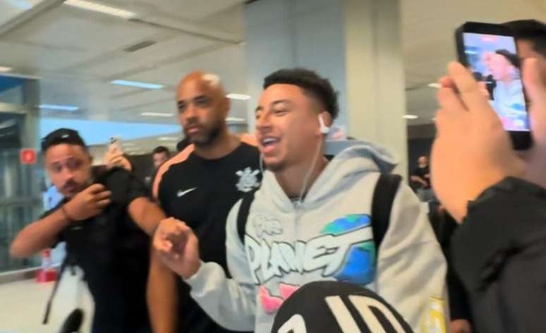 Lingard j&aacute; est&aacute; no Brasil para assinar com o Corinthians &ndash;