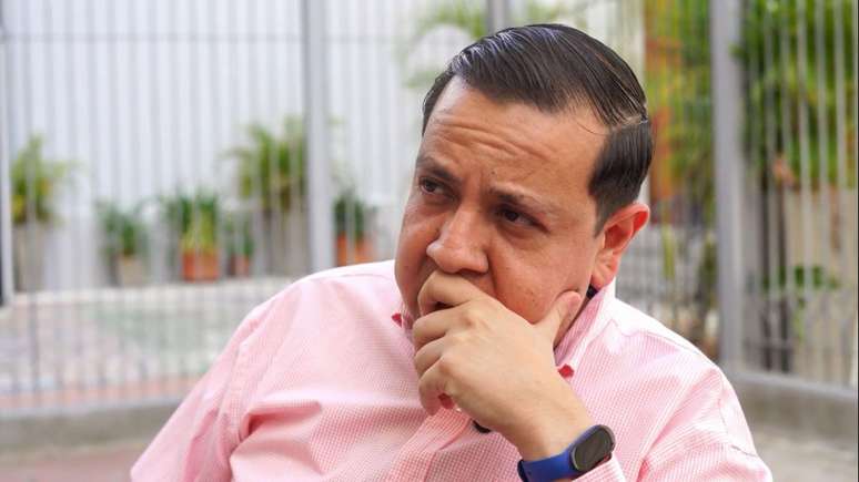 వెనిజులాలోని కారకాస్ మధ్యలో జేవియర్ తారాజోనా