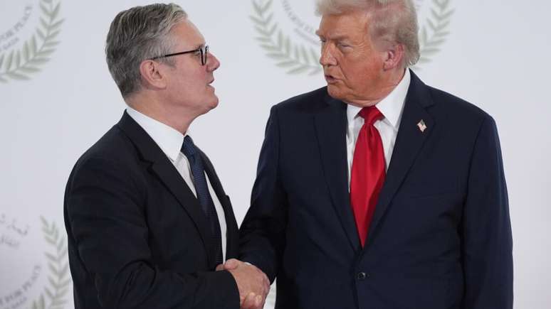 O presidente dos EUA, Donald Trump, disse que o primeiro-ministro brit&acirc;nico, Keir Starmer, "n&atilde;o foi prestativo".
