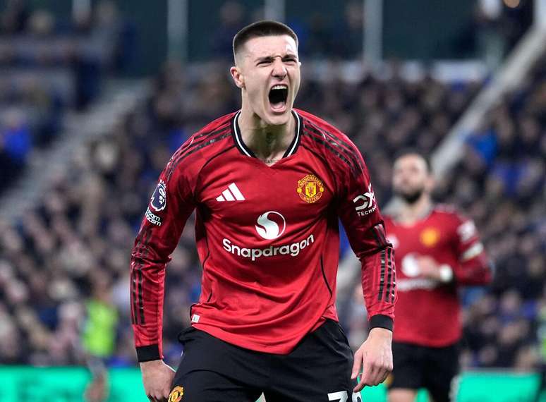 Benjamin Sesko (Manchester United) celebrando seu gol contra o Liverpool, no dia 23.02.2026. 