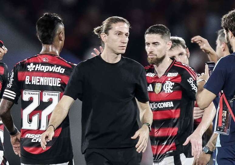 Filipe Lu&iacute;s ganhou apoio do elenco ap&oacute;s demiss&atilde;o &ndash;