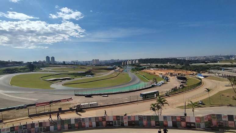 a escolha do Aut&oacute;dromo de Interlagos, j&aacute; tradicional para o evento, possibilita ampla capacidade de p&uacute;blico e estrutura para receber shows de grande porte &ndash; depositphotos.com / thenews2.com