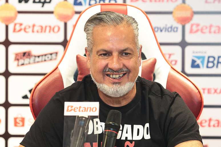 Jos&eacute; Boto balan&ccedil;a no cargo no Flamengo &ndash;