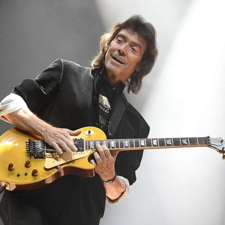 Steve Hackett fez hist&oacute;ria na banda Genesis