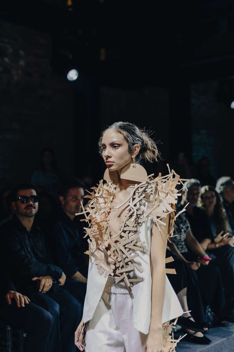 Desfile de Jay Boggo com looks de MDF 