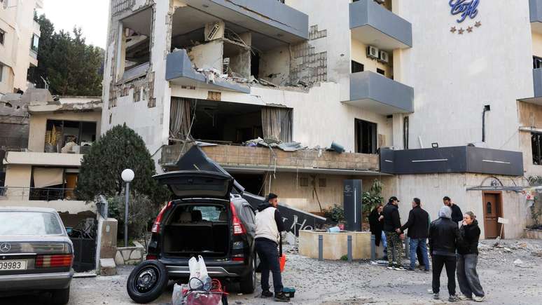 Israel lan&ccedil;ou ataques a&eacute;reos contra o L&iacute;bano na segunda-feira (2/3), incluindo um sub&uacute;rbio da capital, Beirute