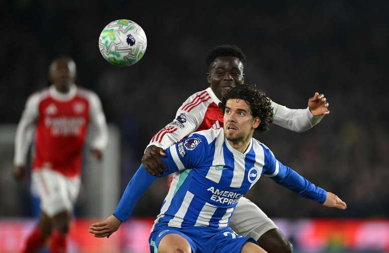 Arsenal n&atilde;o joga bem, mas sai de Brighton com os tr&ecirc;s pontos &ndash;