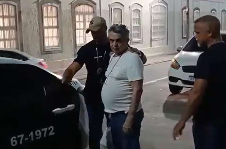 జోస్ డుమోంట్ బలహీనమైన వ్యక్తిపై అత్యాచారానికి పాల్పడ్డాడు