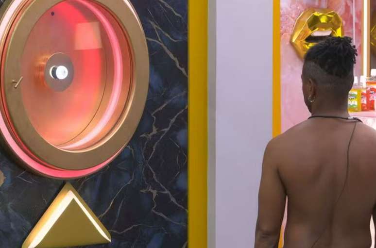 Brother ficou quase 15 minutos encarando bot&atilde;o da desist&ecirc;ncia no BBB 26