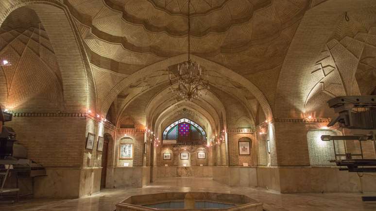 Quarto dentro do Pal&aacute;cio Golestan &ndash; depositphotos.com / jmavicente