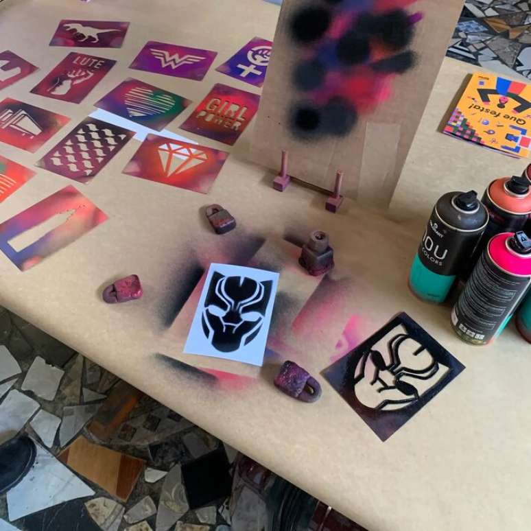 Cart&atilde;o Postal com Est&ecirc;ncil e Tinta Spray convida o p&uacute;blico a mergulhar no universo da arte urbana e criar seu pr&oacute;prio cart&atilde;o postal