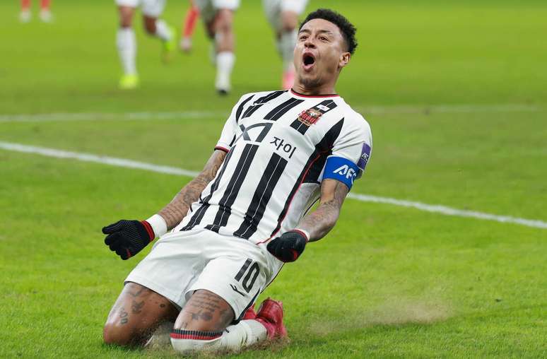 Lingard assina pr&eacute;-contrato com o Corinthians &ndash;