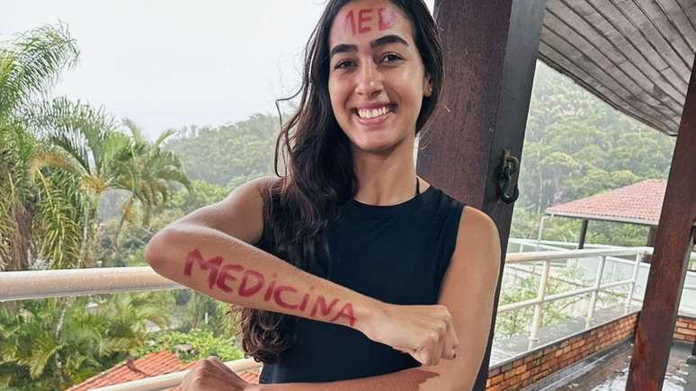 పరీక్షలకు సిద్ధమయ్యే ప్రక్రియలో కుటుంబ మద్దతు ప్రాథమికంగా ఉందని లారా హైలైట్ చేసింది