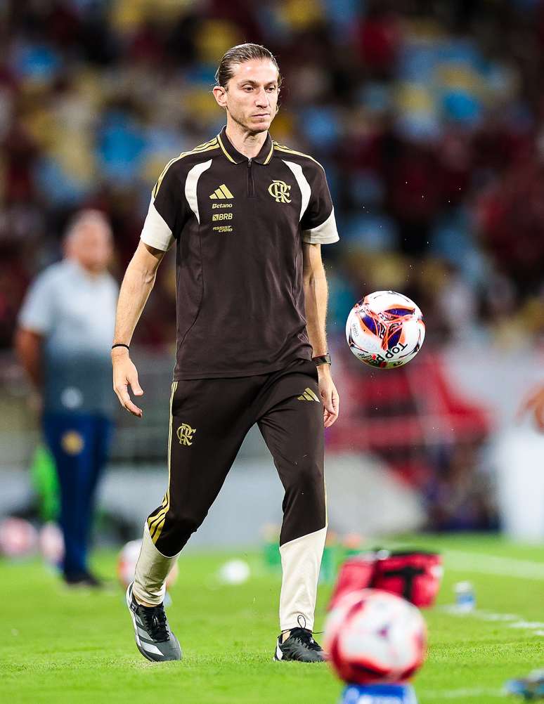 &Uacute;ltima partida de Filipe Lu&iacute;s no comando do Flamengo foi na semifinal do Carioca, com a goleada por 4 a 0 sobre o Madureira