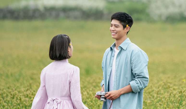 'క్వీన్ ఆఫ్ టియర్స్' లేదా 'ల్యాండింగ్ ఇన్ లవ్': 7 విజయవంతమైన క్లిచ్‌లను అధిగమించే 7 నెట్‌ఫ్లిక్స్ రొమాన్స్ డ్రామాలు.