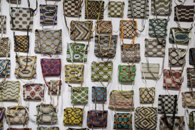 Obras de exposi&ccedil;&atilde;o 'Claudia Alarc&oacute;n & Sil&auml;t: viver Tecendo' s&atilde;o feitas com t&eacute;cnicas de tecelagem a partir de fios de chaguar.