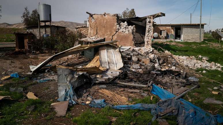 Uma pessoa foi morta quando o Ir&atilde; lan&ccedil;ou m&iacute;sseis contra bases de grupos curdos iranianos no norte do Iraque