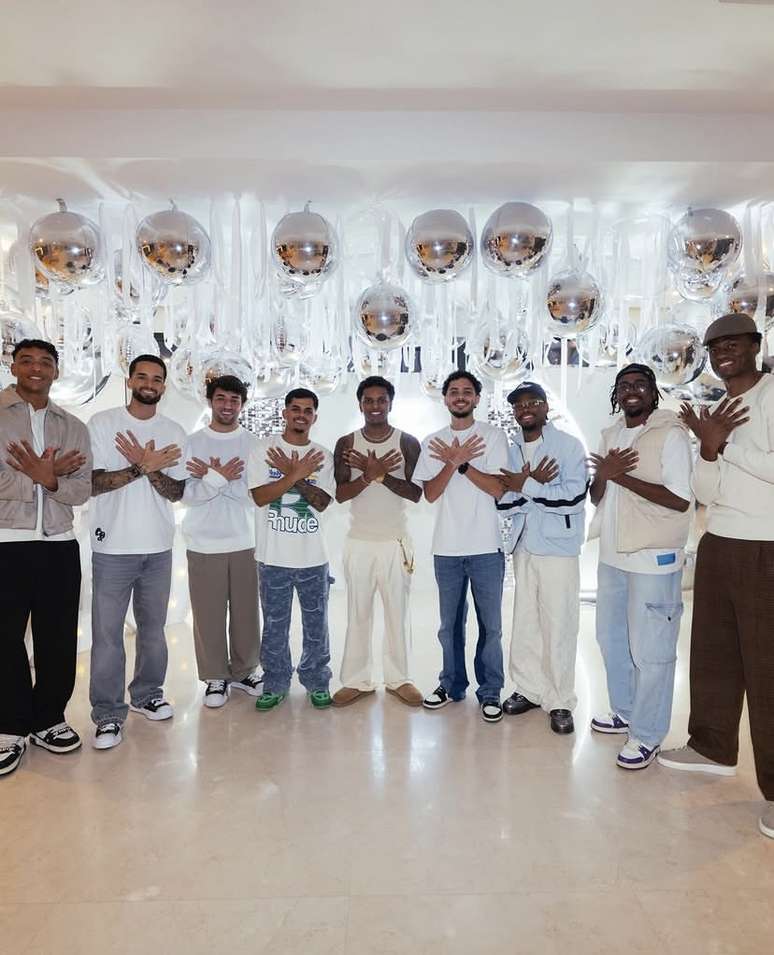 Rodrygo e seus amigos no ano novo, alguns citados na ocorr&ecirc;ncia &ndash;