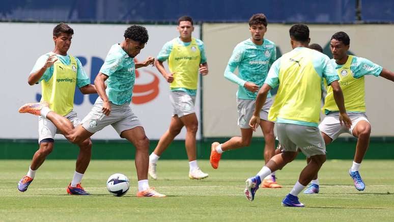 Palmeiras contou com a presen&ccedil;a de atletas da base na atividade &ndash;