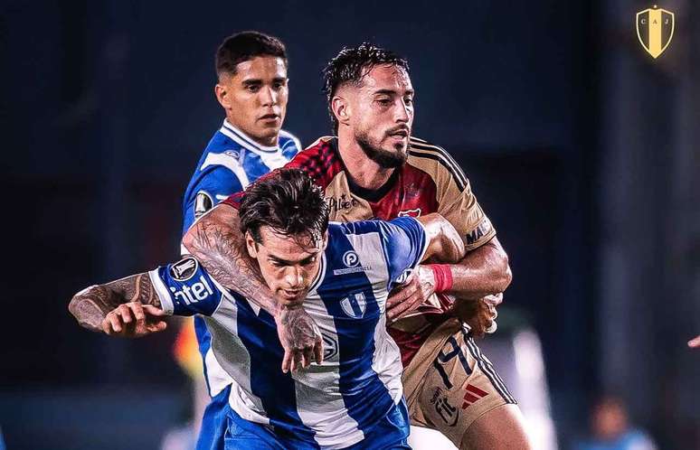 Confronto de ida teve a representa&ccedil;&atilde;o uruguaia como mandante &ndash;