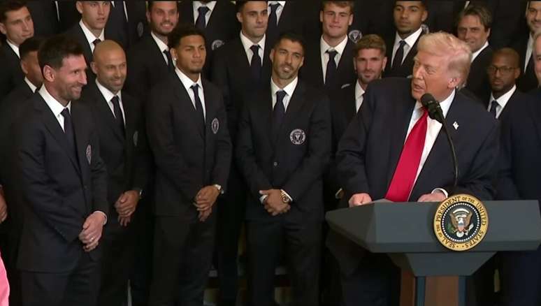 Messi sorri durante discurso de Trump &ndash;