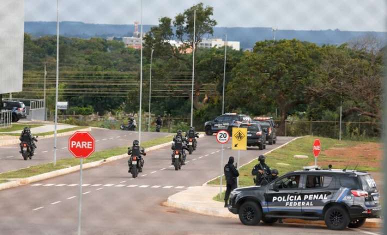 PF escolta Vorcaro at&eacute; a Penitenci&aacute;ria Federal em Bras&iacute;lia, de seguran&ccedil;a m&aacute;xima
