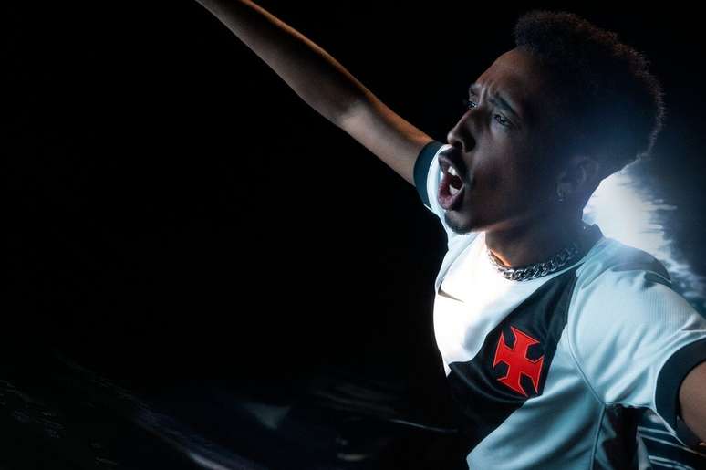 Segundo uniforme do Vasco passa a ficar dispon&iacute;vel para comercializa&ccedil;&atilde;o aos torcedores &ndash;