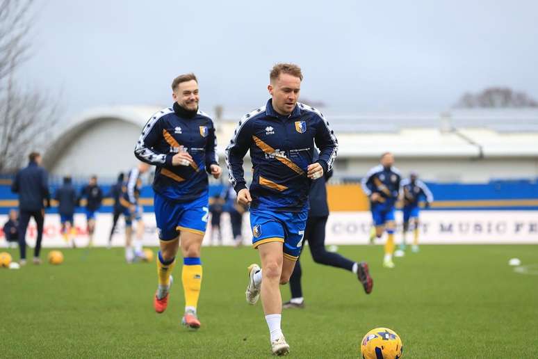 Mansfield tenta fazer hist&oacute;ria e surpreender o Arsenal na Copa da Inglaterra &ndash;