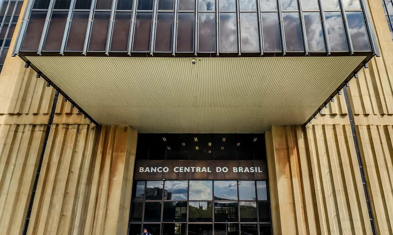 Dois servidores do BC também foram alvo da operação