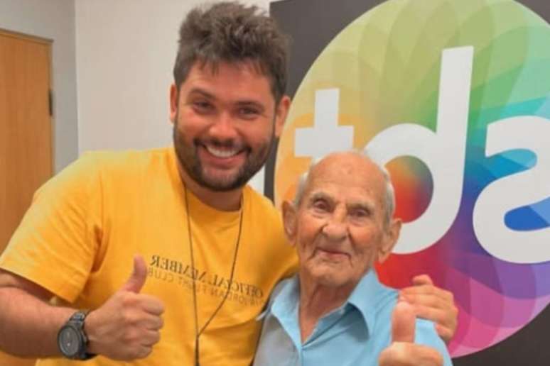 Caio e seu av&ocirc;, An&eacute;sio 