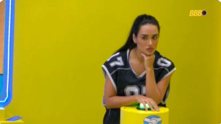 Jordana conversa com aliada na prova do l&iacute;der