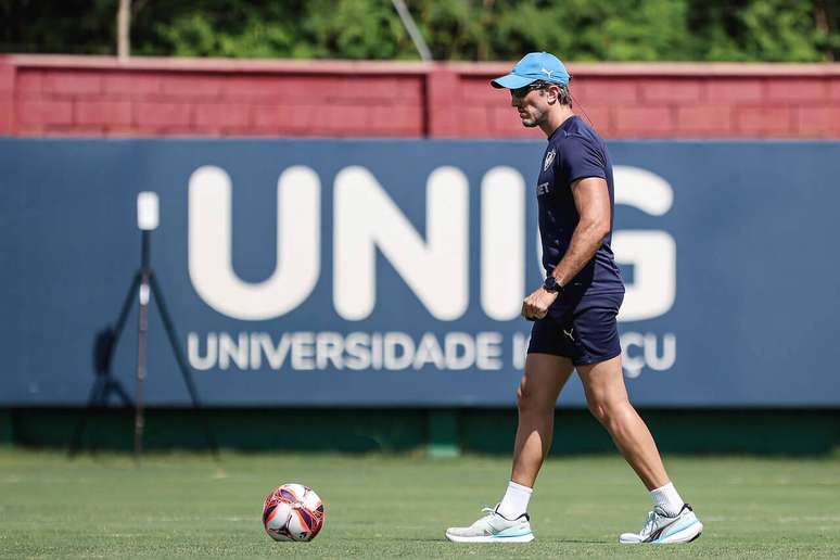 Ausente no segundo jogo contra o Vasco, Zubeldia volta ao Fluz&atilde;o para final &ndash;