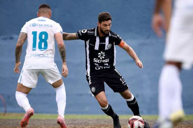 Londrina e Oper&aacute;rio travaram duelo emocionante no Est&aacute;dio do Caf&eacute;. No fim, a festa foi alvinegra &ndash;