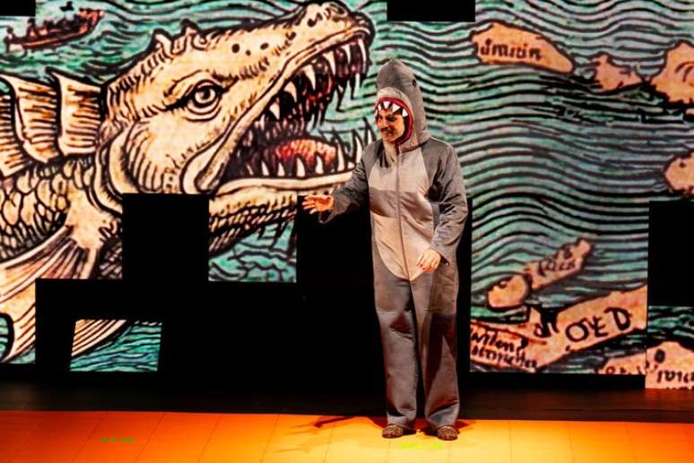 'A Vida e as Opini&otilde;es do Cavalheiro Roobertchay' est&aacute; em cartaz no teatro Cultura Art&iacute;stica